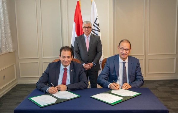 المنطقة الاقتصادية توقع مشروع لإنتاج مواد التعبئة والتغليف مع 