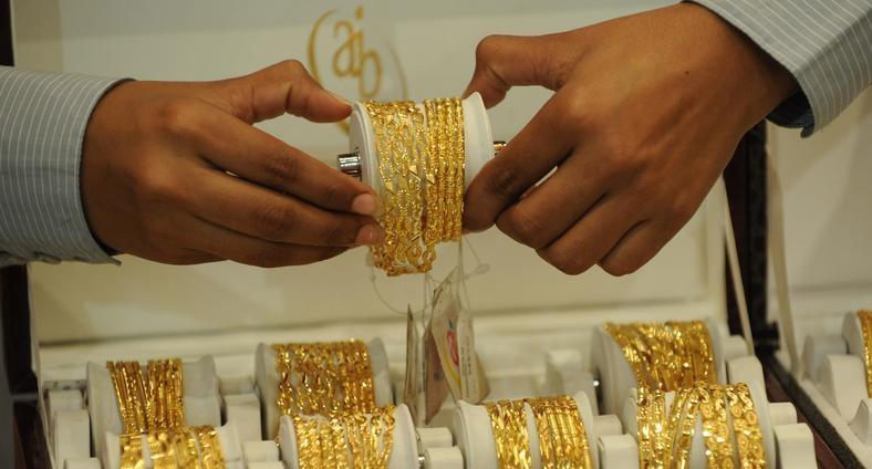 أسعار الذهب تنخفض 2% والجرام يتراجع 40 جنيها خلال أسبوع