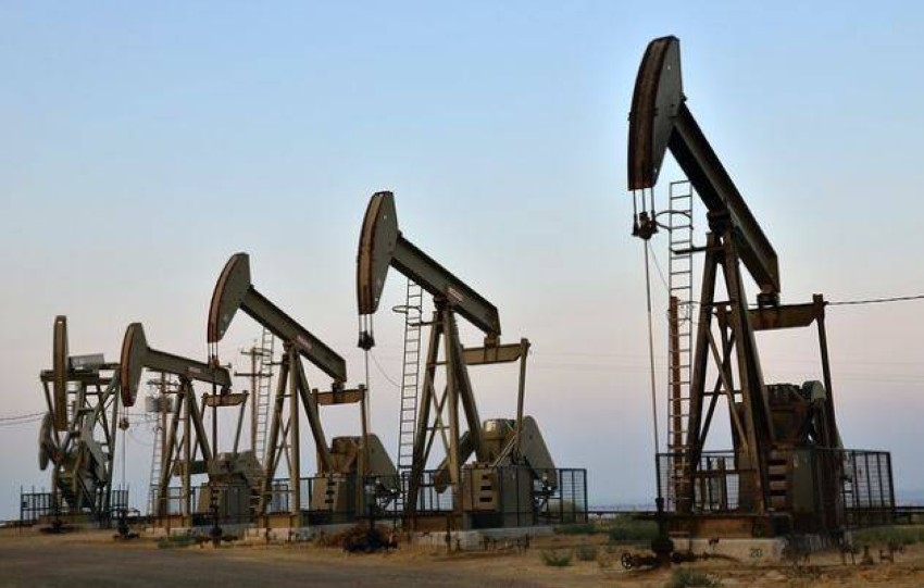 أسعار النفط تسجل 76.95 دولار للبرميل و72.67 دولار للخام الأمريكى