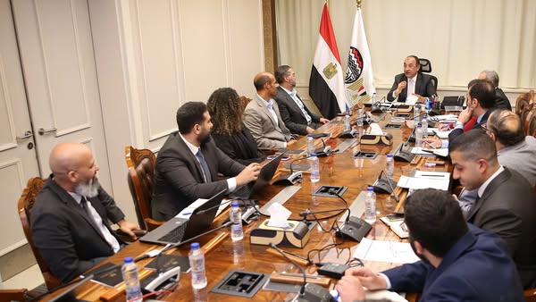  محمد شيمي يبحث مع 