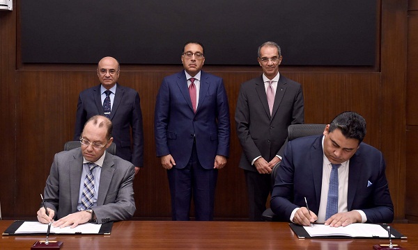 رئيس الوزراء يشهد توقيع بروتوكول تعاون لتقديم خدمات الشهر العقاري من خلال المصرية للاتصالات