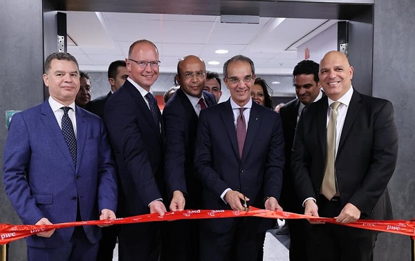 وزير الاتصالات يفتتح مركز ابتكار بشركة PwC بمصر باستثمارات 10 ملايين دولار