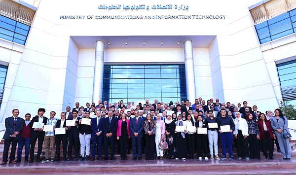 وزير الاتصالات يكرم الفائزين فى مسابقة DECI-GEEKS ضمن مبادرة أشبال مصر الرقمية