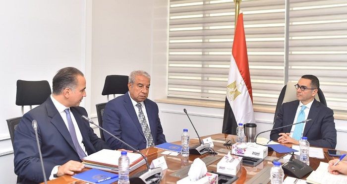 وزير الاستثمار يلتقي ممثلي تحالف صناعي دولي لبحث فرص التعاون في قطاع التكنولوجيا البيئية