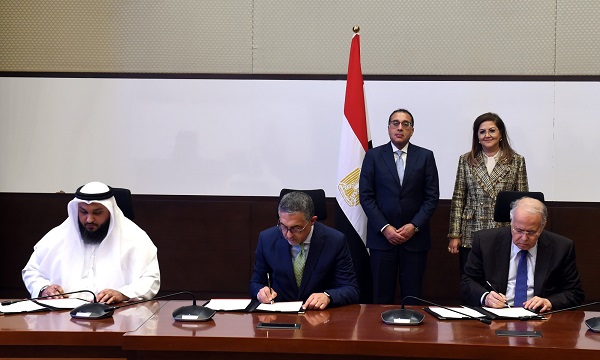 مدبولى يشهد توقيع مذكرة إنشاء مركز القاهرة المالى الدولى بالعاصمة الإدارية