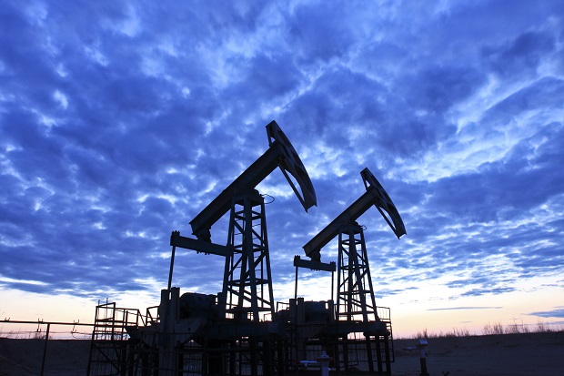 مكاسب أسبوعية لأسعار النفط بالأسواق العالمية..2.8% لبرنت و3.5% للخام الأمريكى