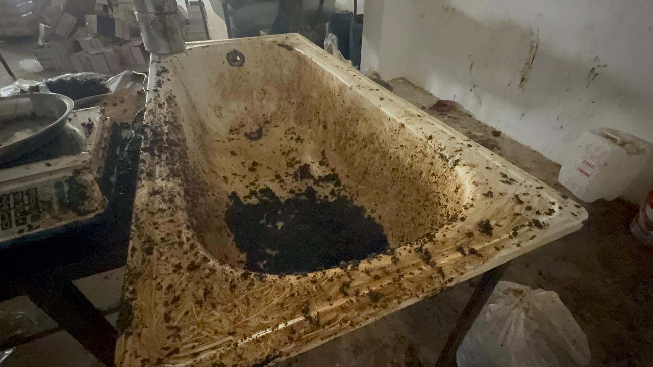 ��� ���� �� ����� ����� ����� ������  ���� ���� ����� 