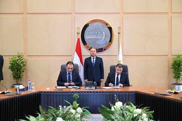 كامل الوزير يشهد توقيع ترخيص 