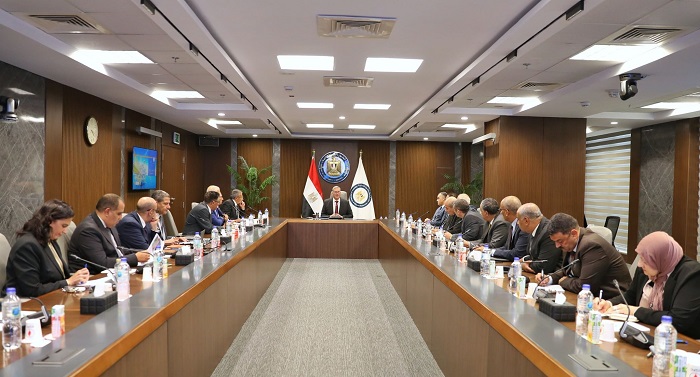 وزير البترول يعرض استراتيجية القطاع أمام كبار الصحفيين والخبراء بالعاصمة الإدارية